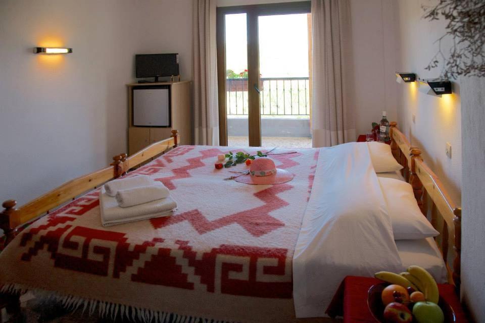 El Capitan Hotel Porto Koufo Bagian luar foto
